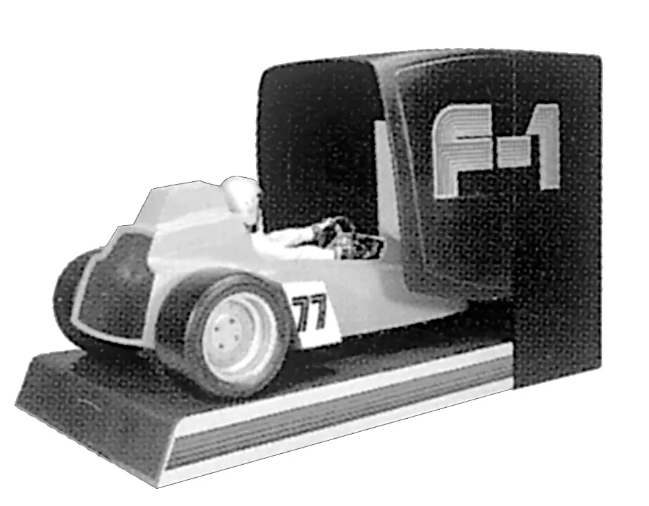 ドライブシミュレーションゲーム機「F–1」を開発。国内外で人気に