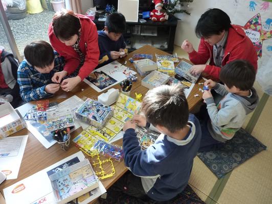NAMCO BANDAI Holdings held a plastic Model Class an event tageted at local children at Natori City,Miyagi Prefecture