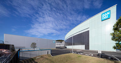 BANDAI SPIRITSのプラモデル生産工場「バンダイホビーセンター」二つの新電力施策導入でCO2排出量実質ゼロへ