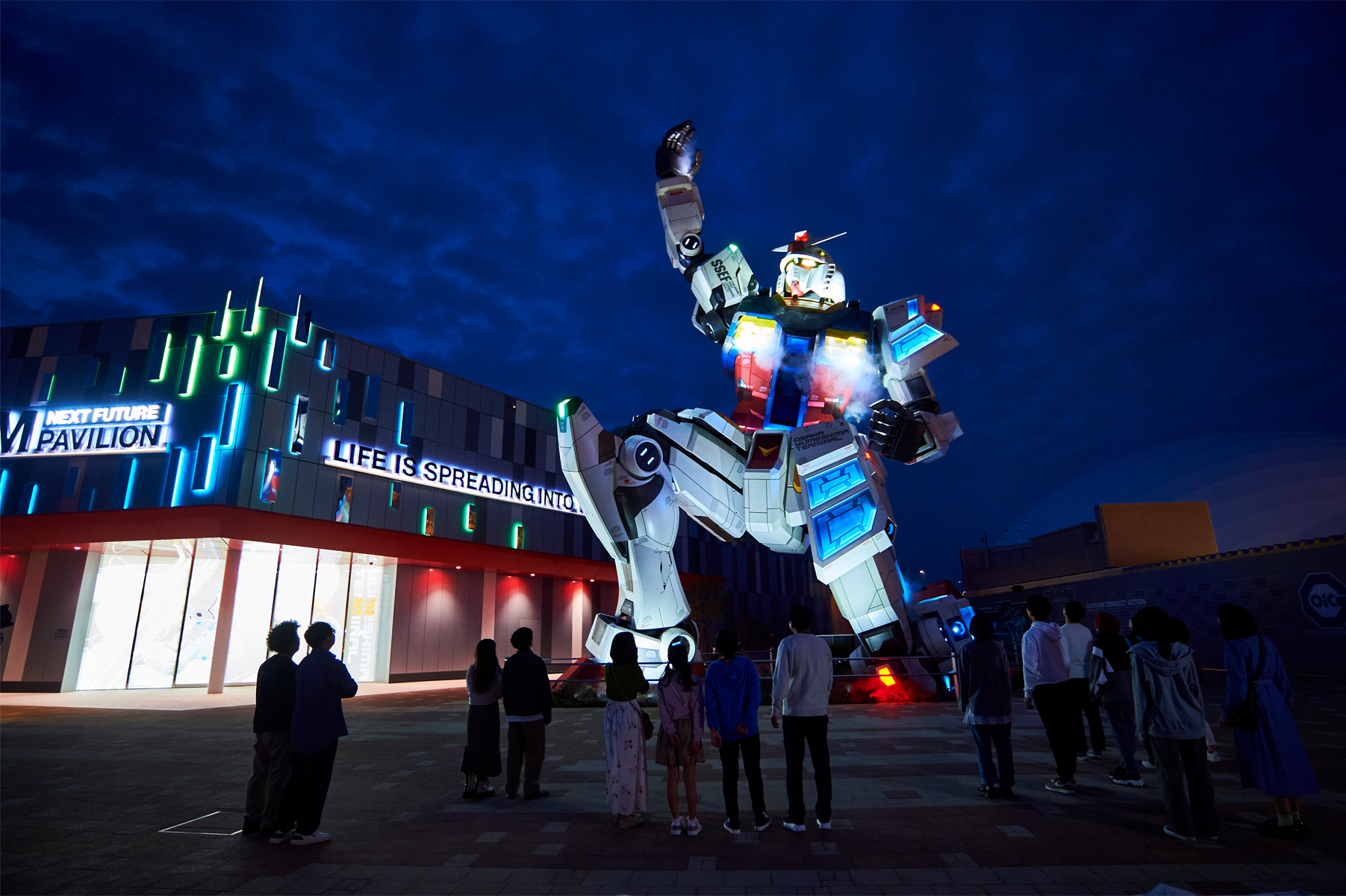 万博パビリオンでは「ガンダム」グッズ販売なし→巨大な限定