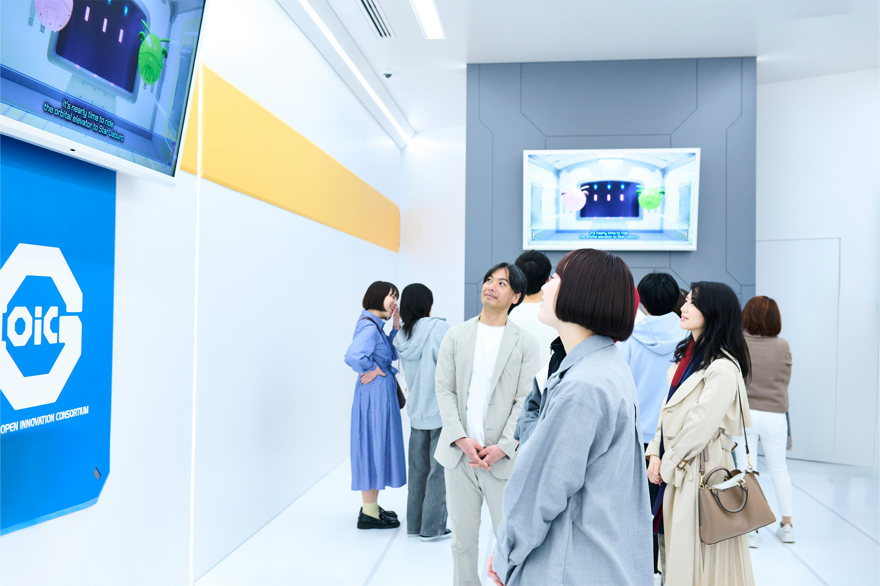 パビリオンの新たな写真 内観 スライド16