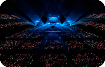 写真:2022年10月15日、16日に武蔵野の森 総合スポーツプラザ メインアリーナで開催されたアイドリッシュセブンのライブの様子